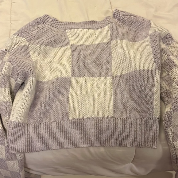 A purple and white checkered button up cardigan medium size - Picture 5 of 7